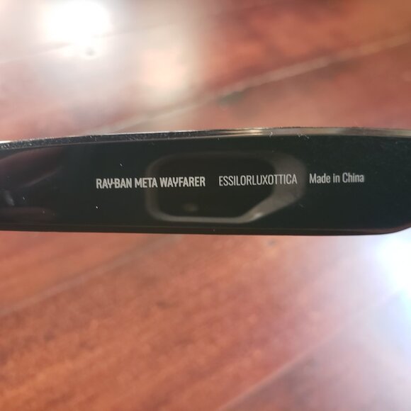 Ray-Ban Meta Wayfarer AI Glasses Sunglasses (Gen 1) Shiny Black/ Green - Picture 6 of 11